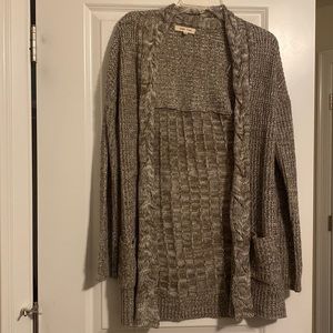 Size M, brown cable knit short cardigan.